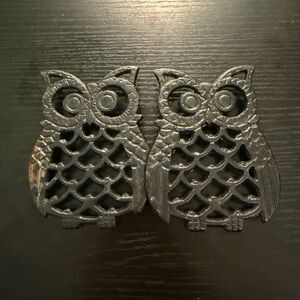 Vintage 1970 cast iron owl trivets